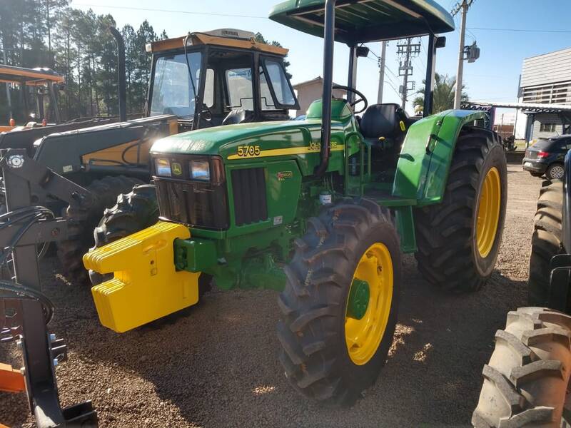 TRATOR JOHN DEERE 5705 - 4X4 - ANO 2007 - VENDIDO